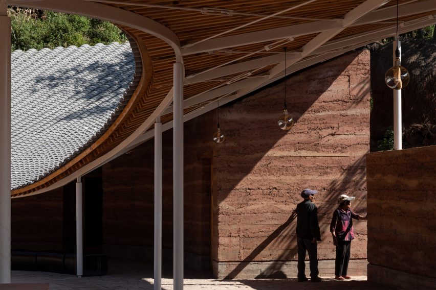 Archi-Union works with students to design rammed earth community centre in rural China