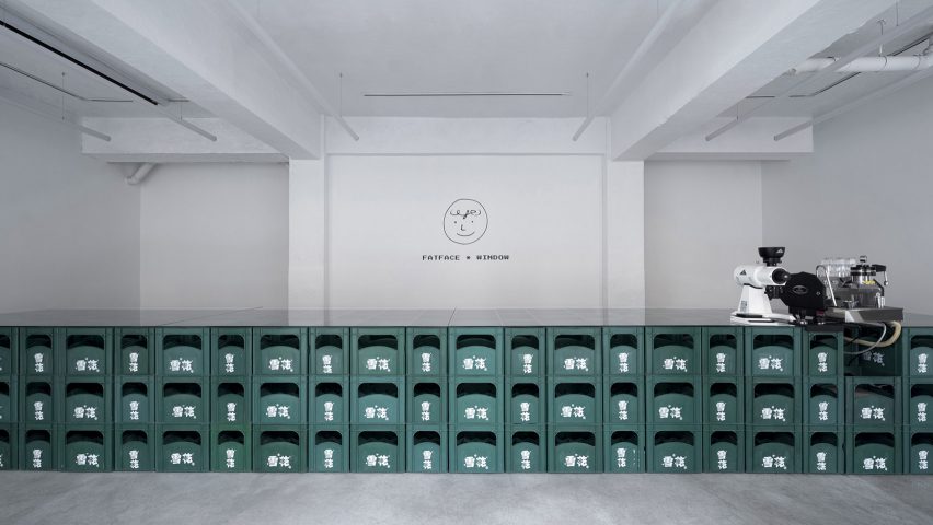 300 beer cases make up the furniture in this pop-up coffee shop in Shenyang