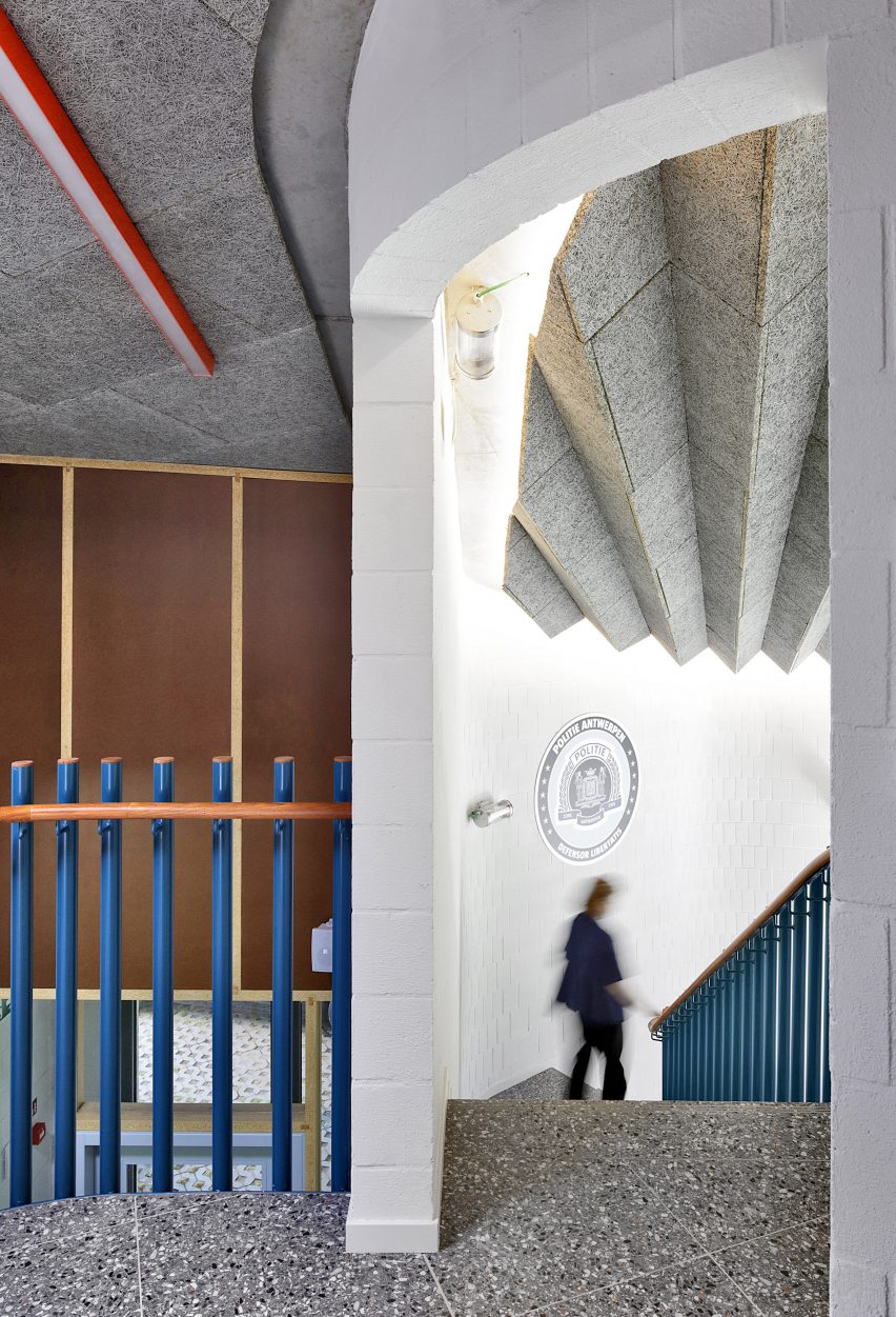 Interior of Antwerp police station by Bovenbouw Architectuur