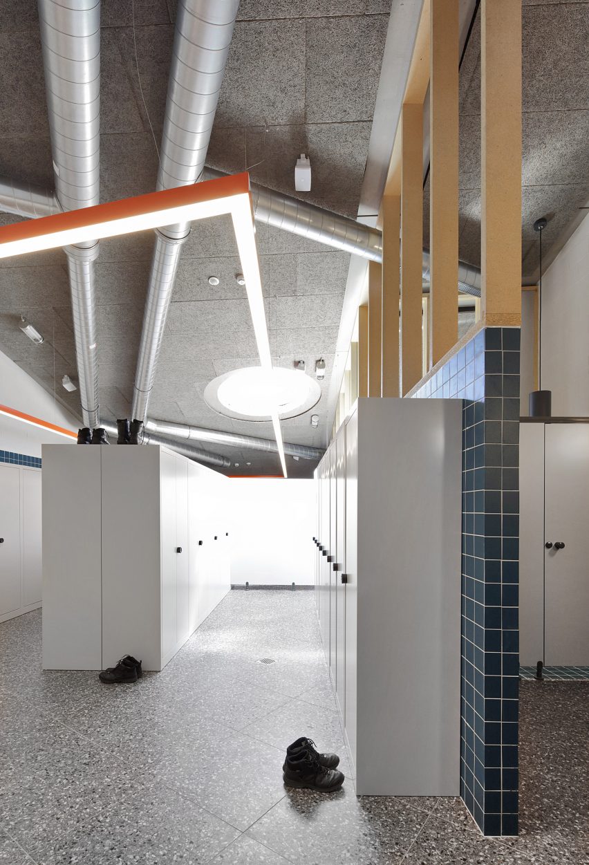 Interior of Antwerp police station by Bovenbouw Architectuur