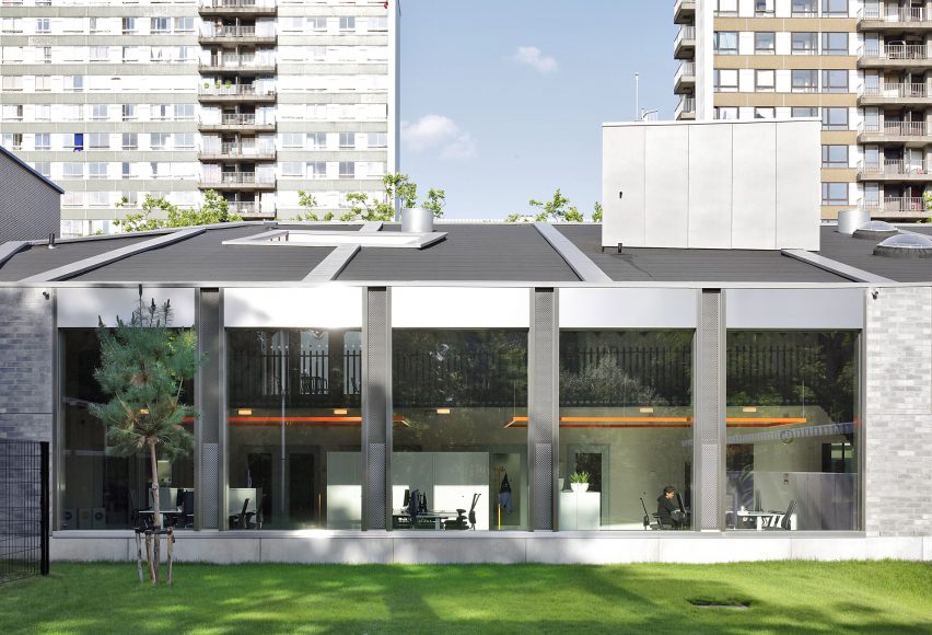 Exterior of Antwerp police station by Bovenbouw Architectuur