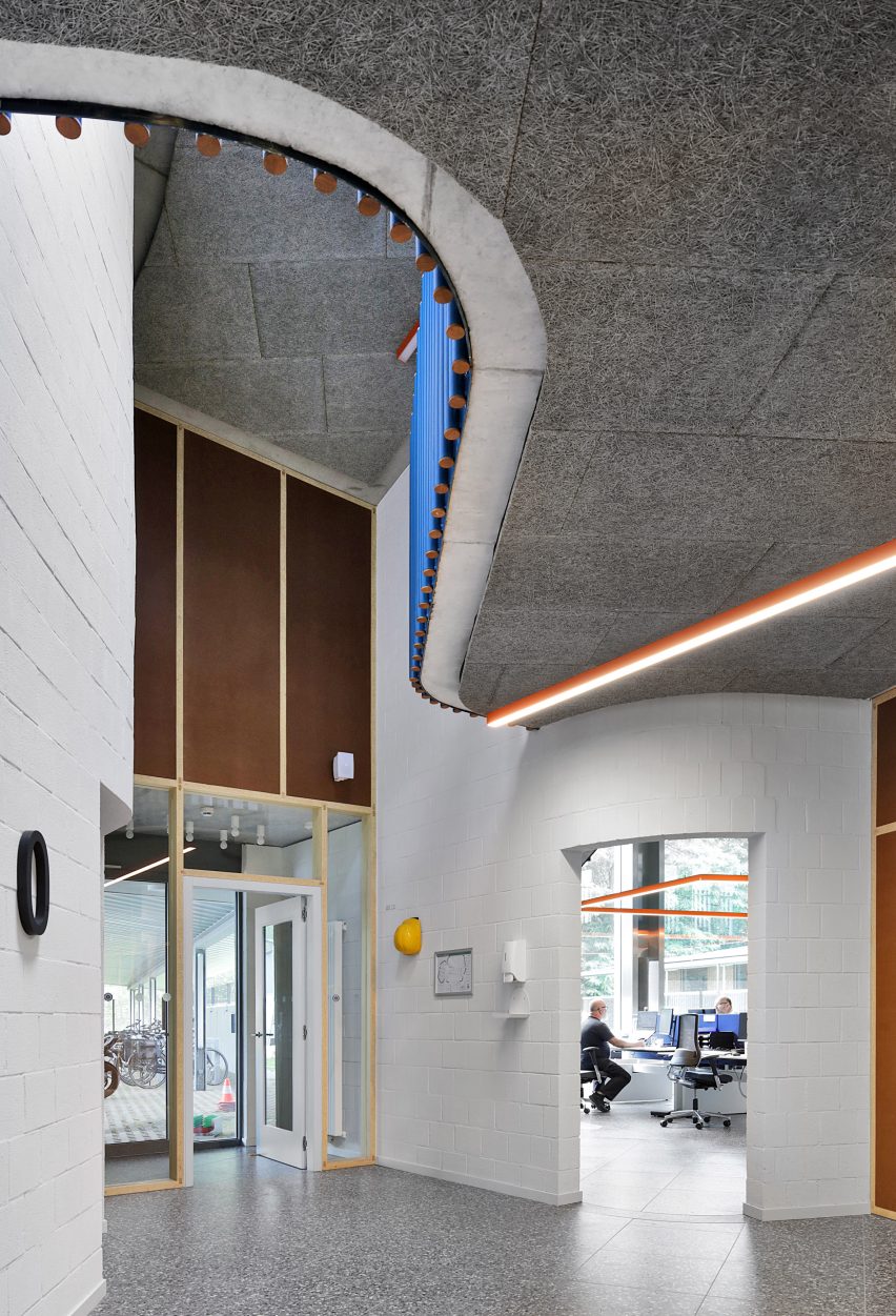 Interior of Antwerp police station by Bovenbouw Architectuur