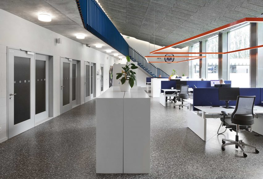 Interior of Antwerp police station by Bovenbouw Architectuur