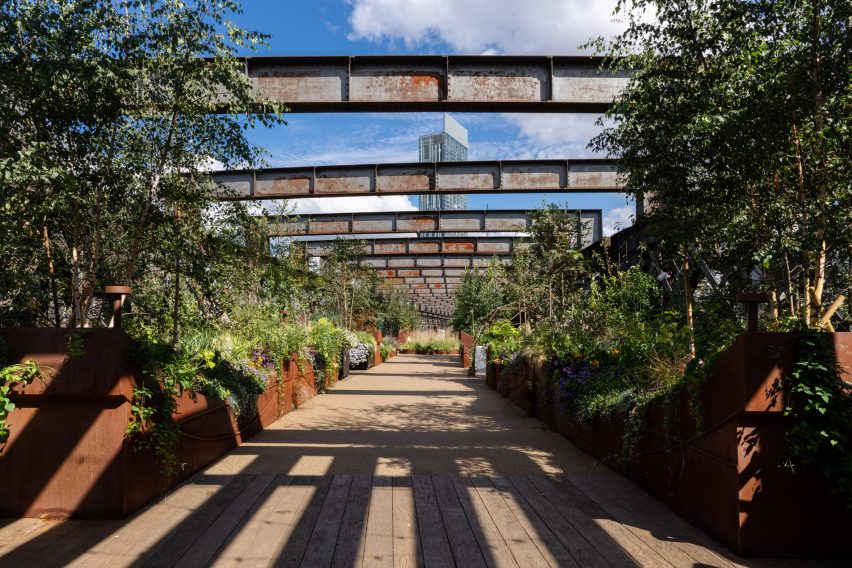 Castlefield Viaduct sky park by Twelve Architects and National Trust