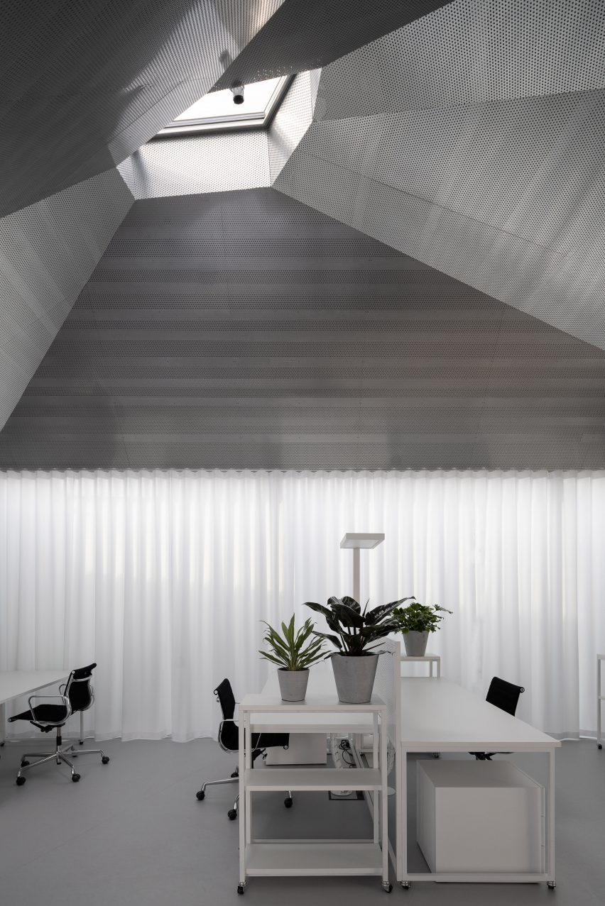 Interior of Modular Research Centre by Chybik + Kristof
