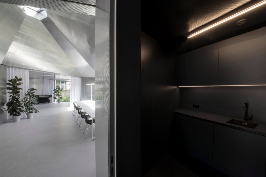 Interior of Modular Research Centre by Chybik + Kristof