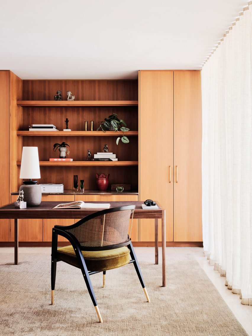 Study in Clear Oak Residence by Woods + Dangaran