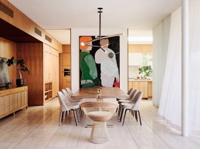 Dining table in Clear Oak Residence by Woods + Dangaran