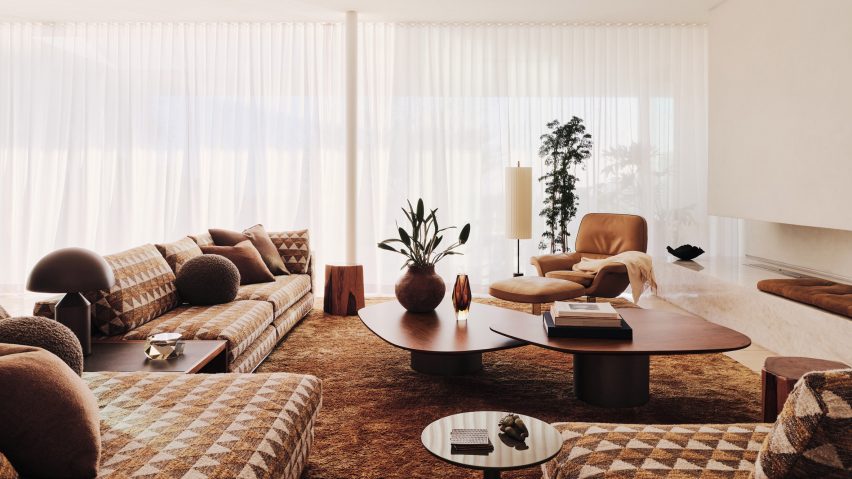 Living space in Clear Oak Residence by Woods + Dangaran