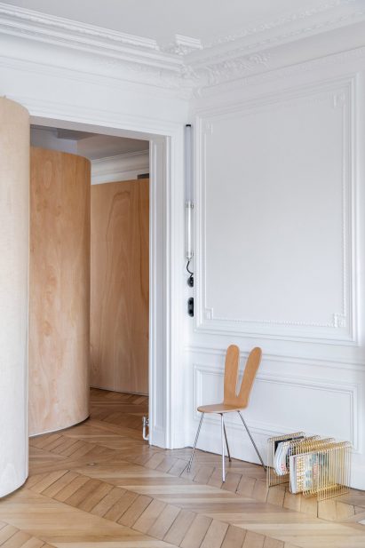 Wood Ribbon apartment by Toledano + Architects