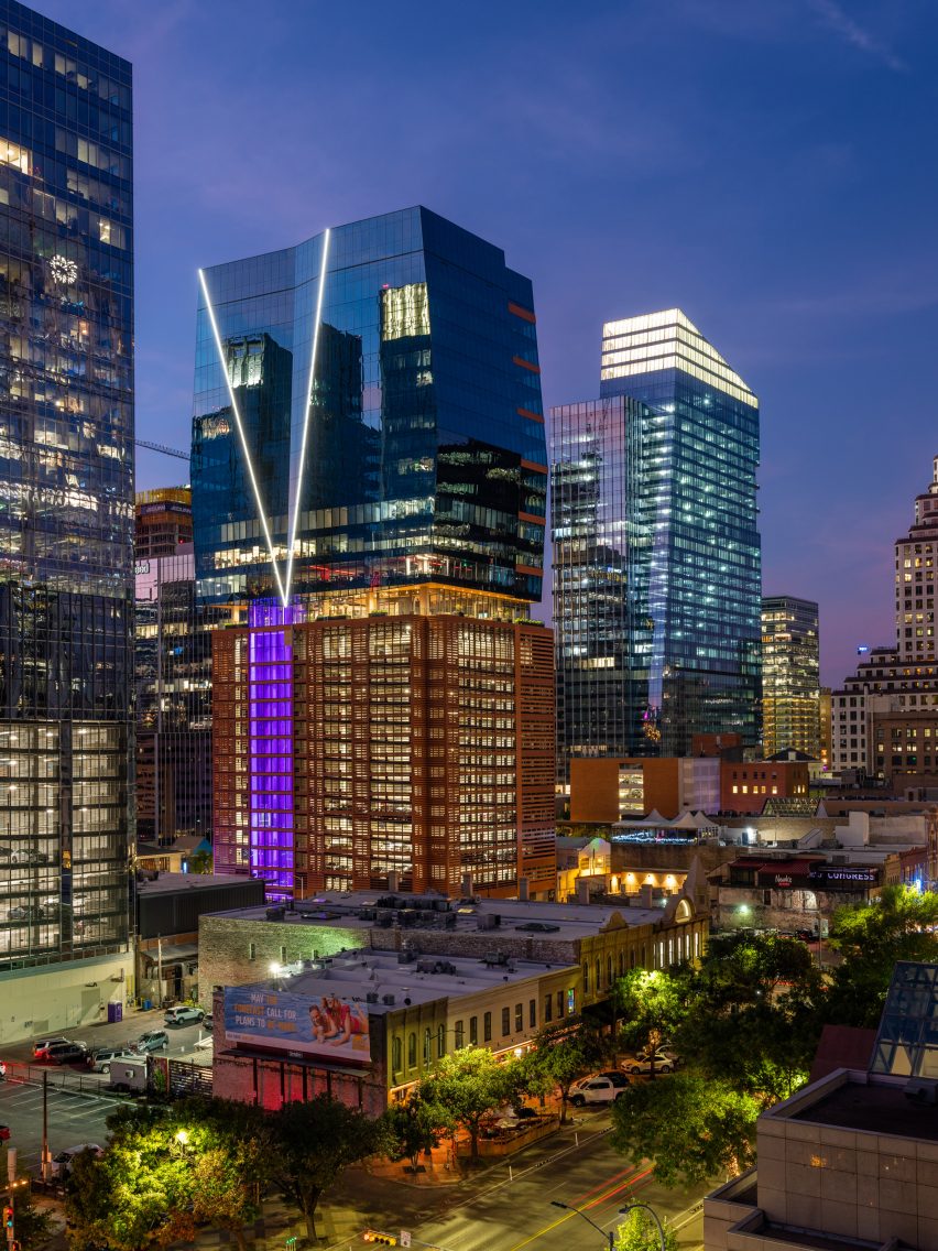 405 Colorado glass topped skyscraper Austin