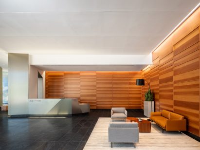 405 Colorado glass topped skyscraper Austin interiors