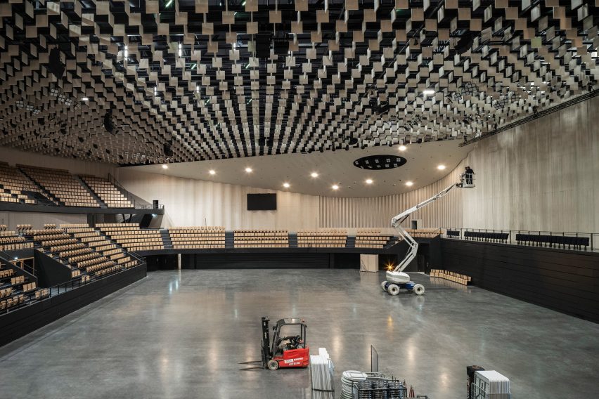 Espace Mayenne by Hérault Arnod Architectures