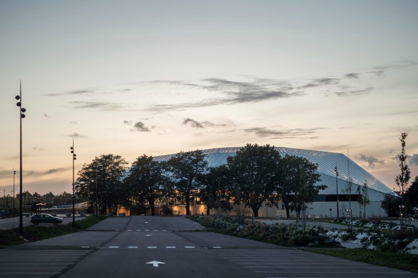 Espace Mayenne by Hérault Arnod Architectures