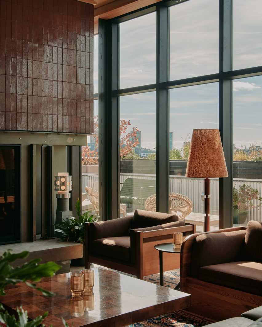 Glass wall between lounge and patio