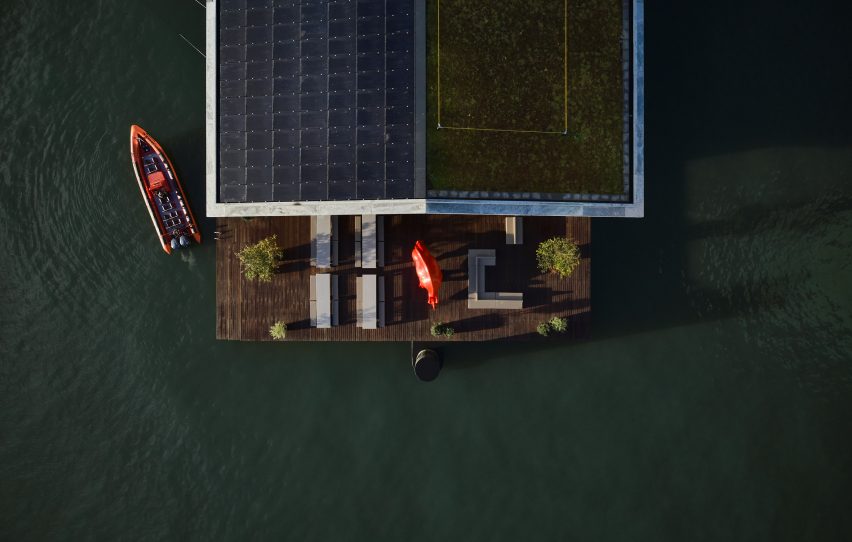Floating Office Rotterdam under constriction