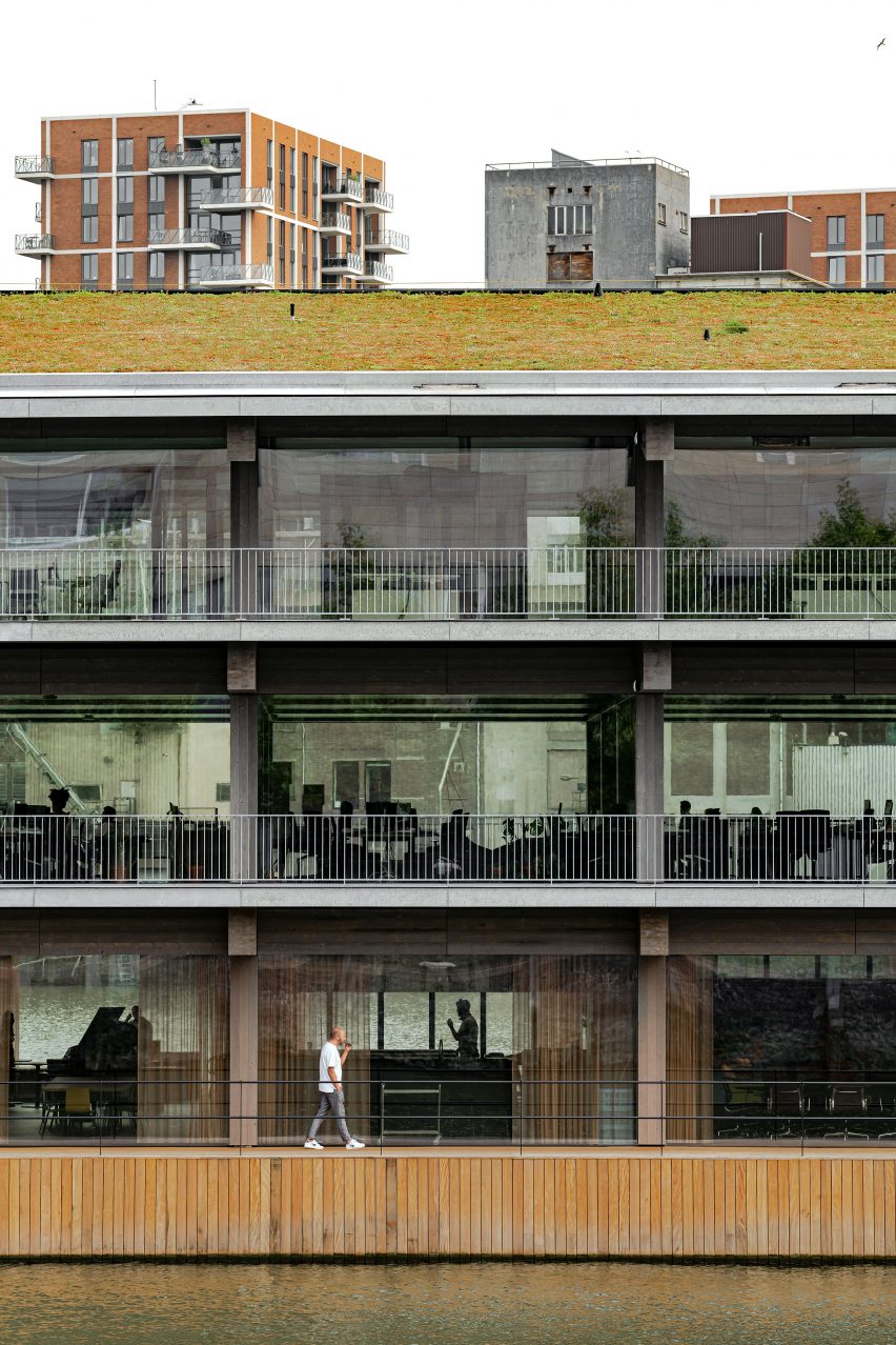 Floating Office Rotterdam by Powerhouse Company