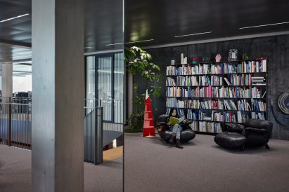 Office interior in Floating Office Rotterdam by Powerhouse Company