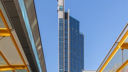 Image of Varso Tower extending into the sky