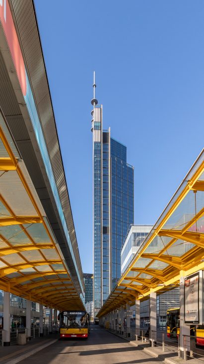 Image of Varso Tower from nearby transport links