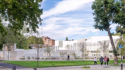 Exterior image of Edith Neville Primary School which was designed by Hayhurst & Co