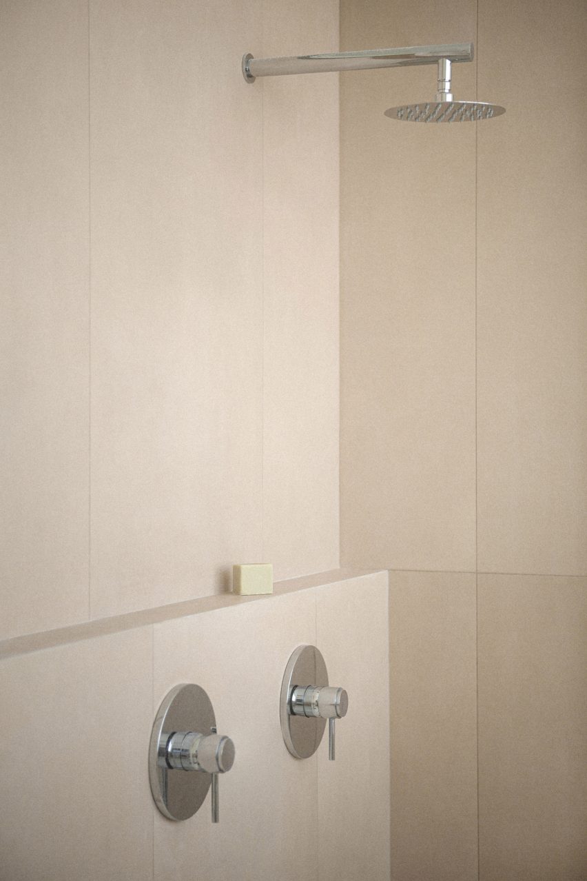 Bathroom inside Iceberg apartment by Laila Architecture