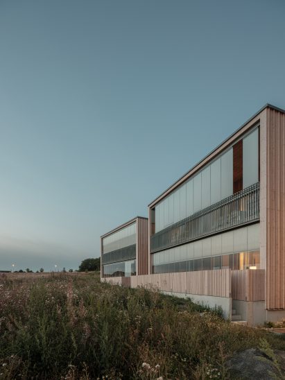 Exterior image of Hygrometern surrounded by wild plants