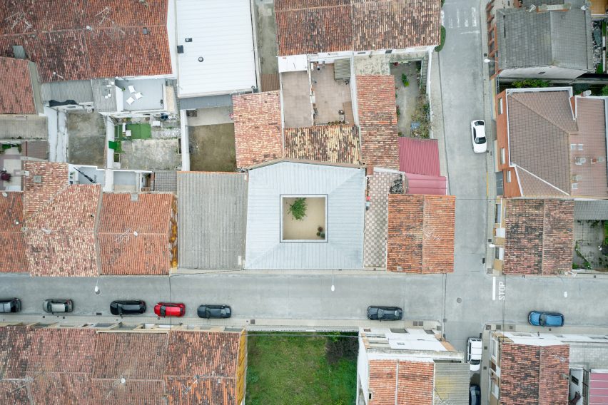 Aerial view of LR House by Lecumberri & Cidoncha and Ińigo Beguiristain