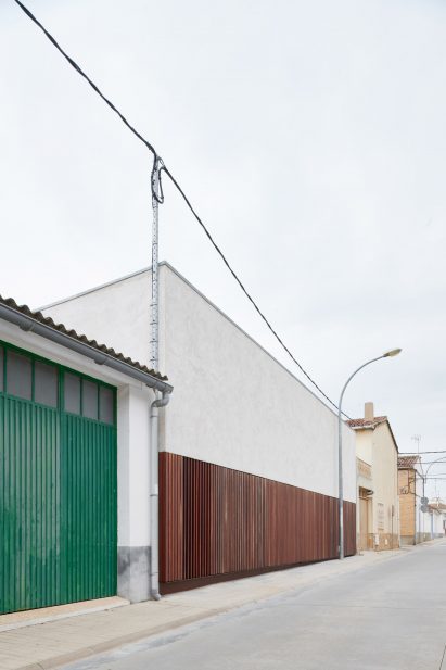 Exterior of street-facing facade of LR House 