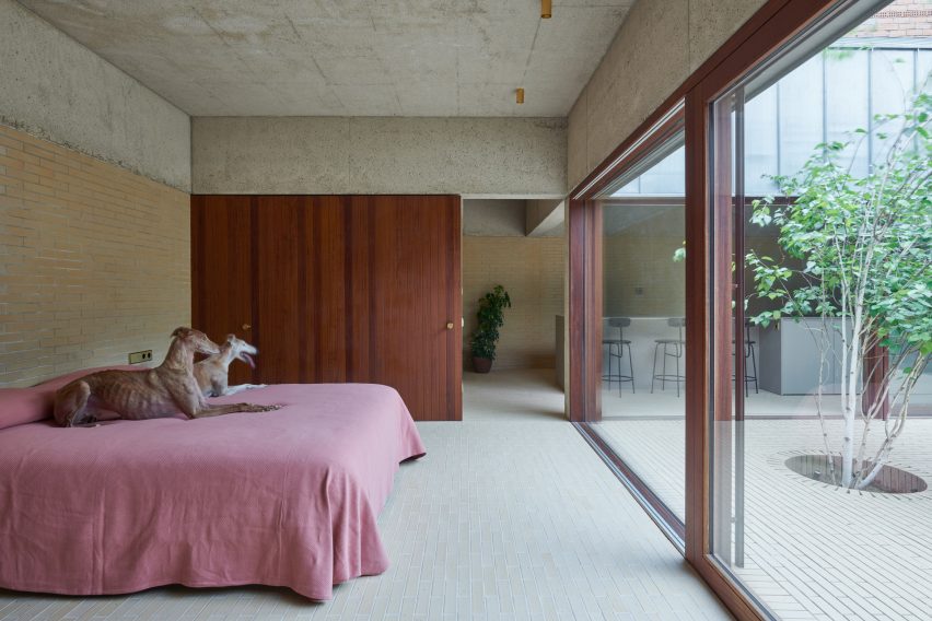 Interior view of LR House by Lecumberri & Cidoncha and Ińigo Beguiristain