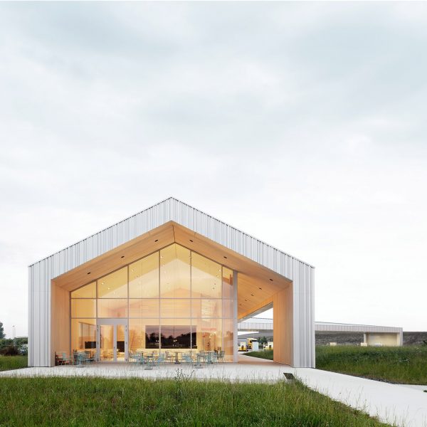 Exterior of Leubinger Fürstenhügel service station by MONO Architekten