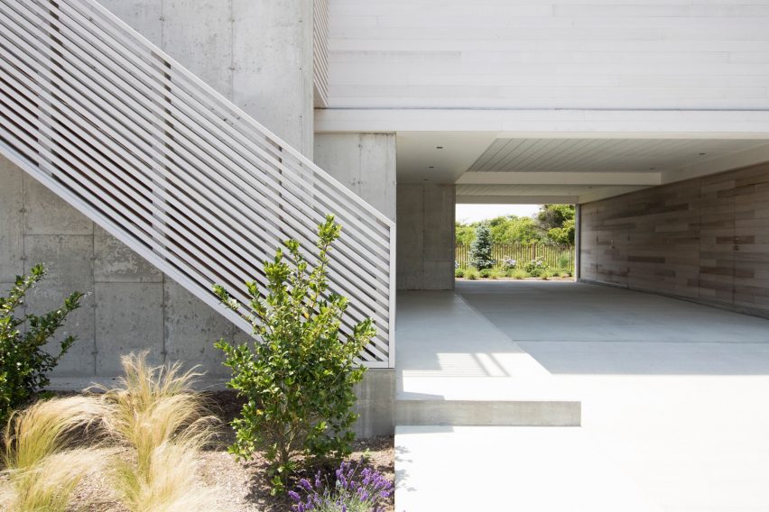 Lido Beach House by Resolution 4 Architecture