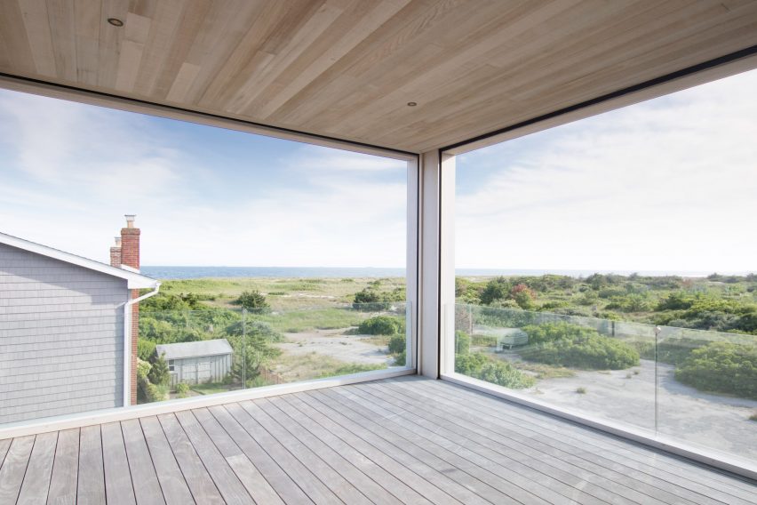 Lido Beach House by Resolution 4 Architecture