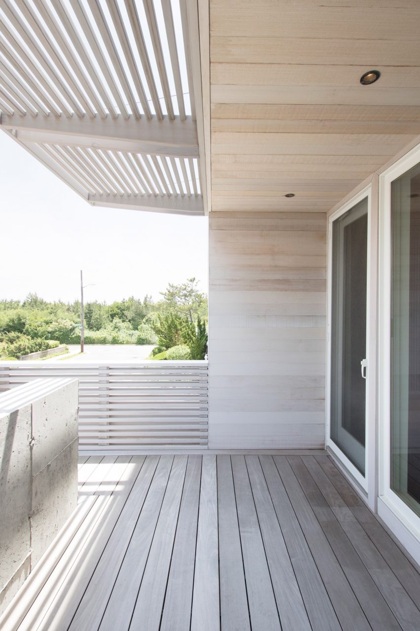 Lido Beach House by Resolution 4 Architecture