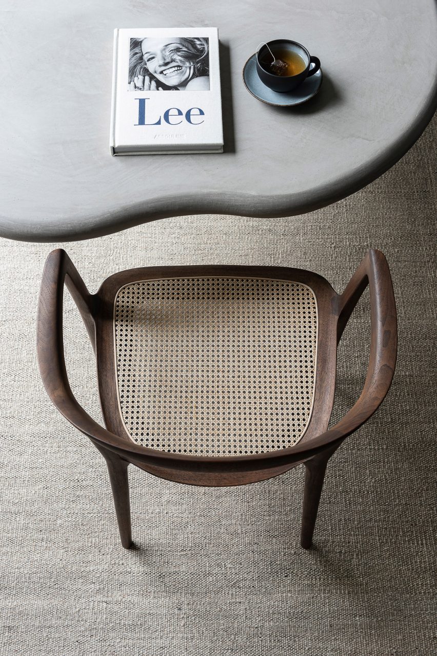 Top view of the DC10 chair at a desk