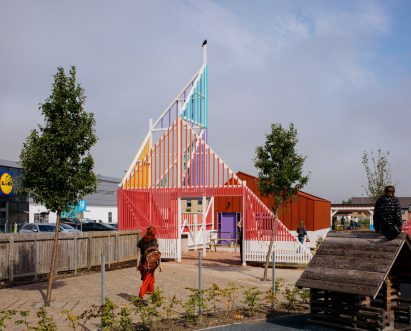Walk-Up Avenue colourful timber batten "beacon" 