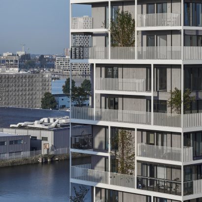 Detail image of the planted balconies at Stories