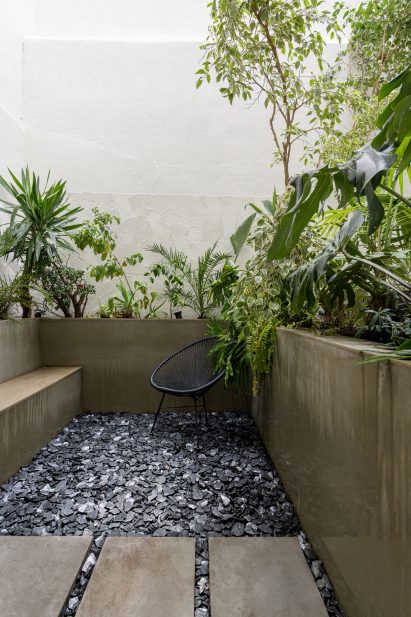 Outdoor patio of Open Heart Lisboa's artist residence