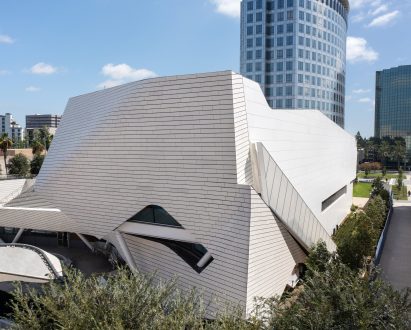Morphosis terracotta art museum california