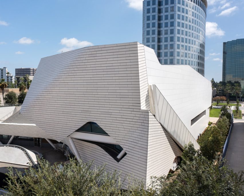 Morphosis terracotta art museum california