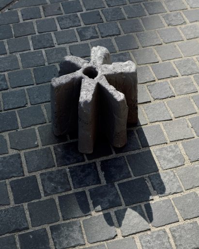 Flower-shaped seat