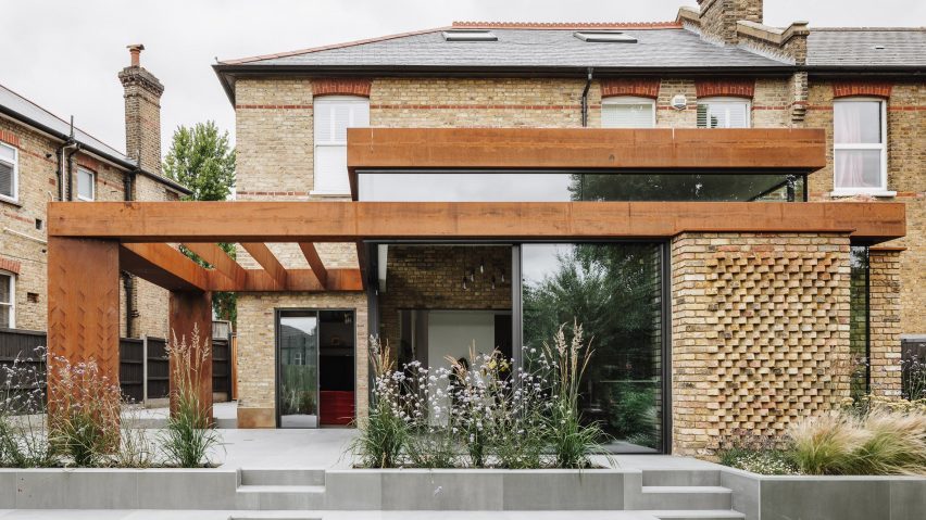 Dezeen Debate features Selencky Parsons’ “sleek” and “handsome” Victorian extension in London