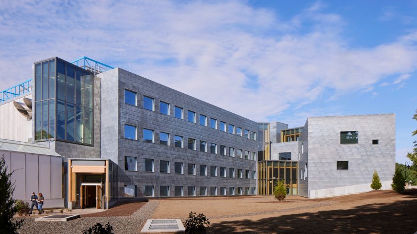 Wellesley exterior zinc
