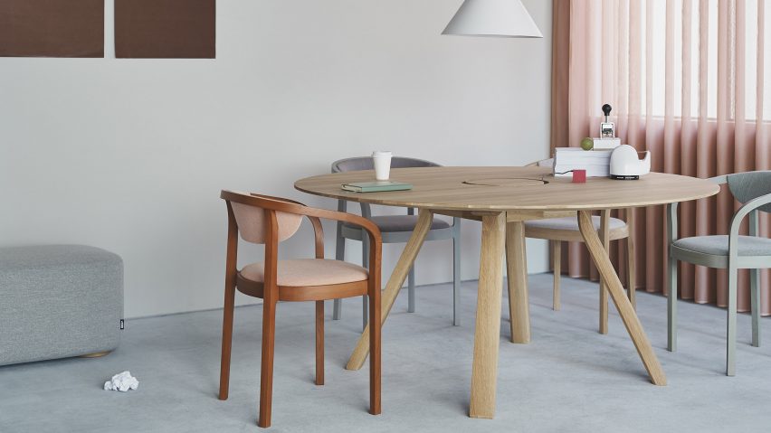 Spectrum Workstation Round ST160 by Geckeler Michels for Karimoku