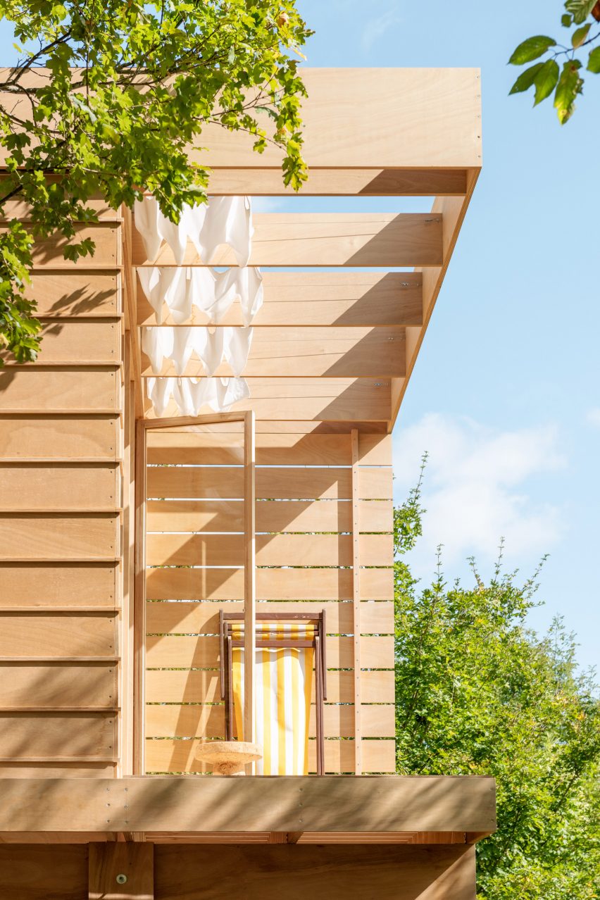 Exterior of The Hermitage cabin by Llabb