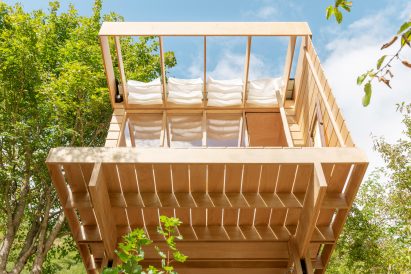 Underside of The Hermitage cabin by Llabb