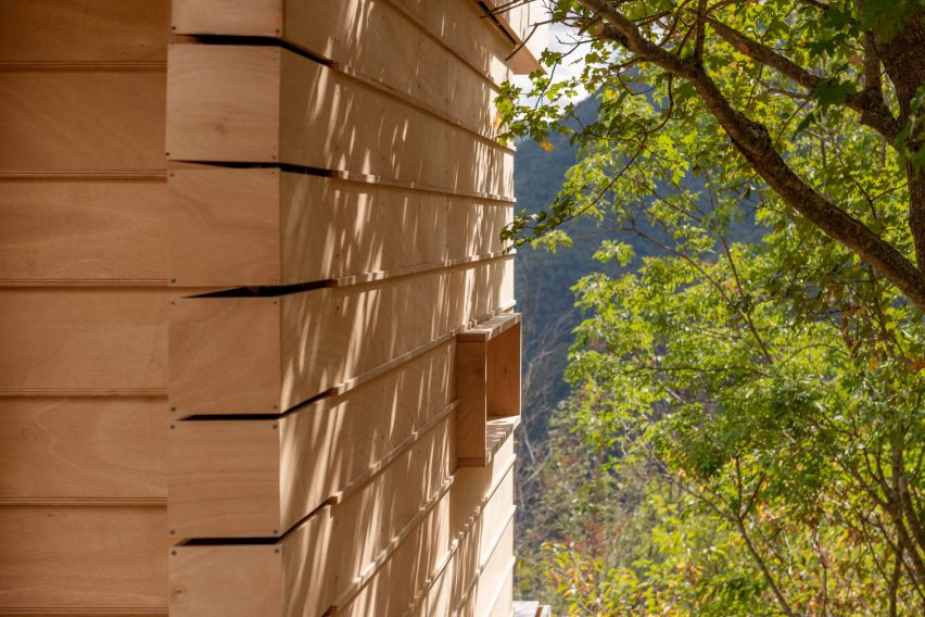 Exterior of The Hermitage cabin by Llabb