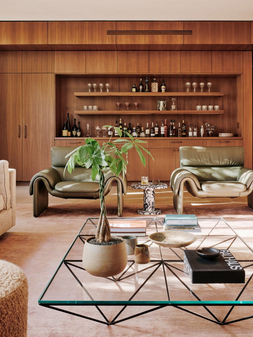 Walnut bar in Twentieth house by Woods and Dangaran