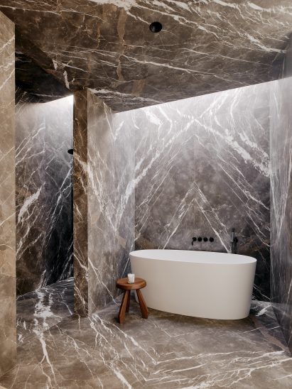 Bath and shower in Twentieth house in California