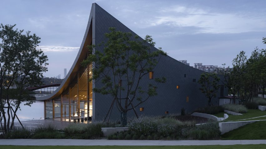 Xinglong Lake Citic Bookstore by MUDA Architects